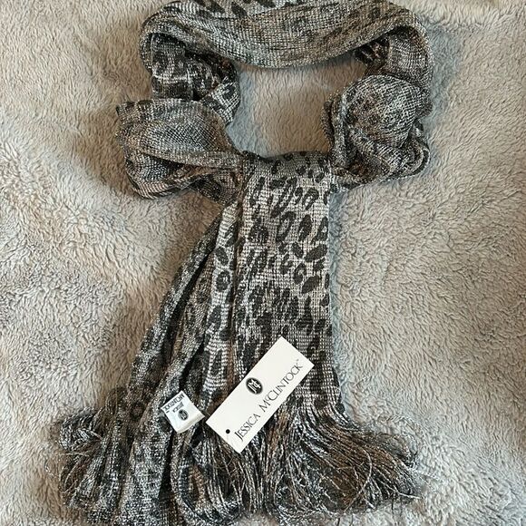 NWT Jessica McClintock sparkle and shimmer wrap. - Picture 3 of 4